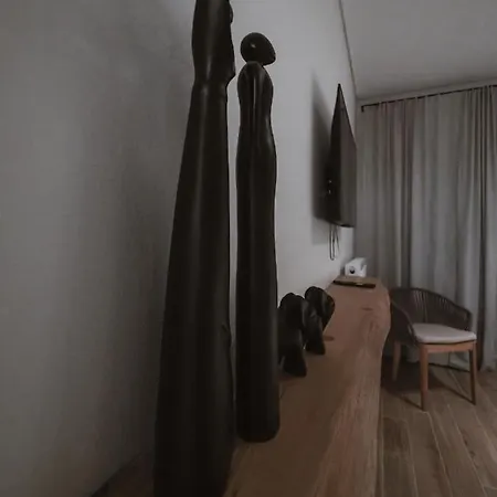 Apartment Lounge *