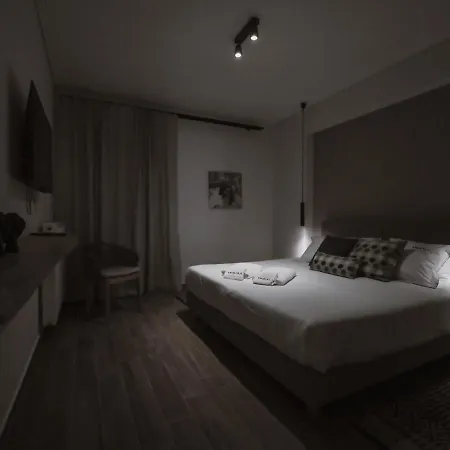 Apartment Lounge *