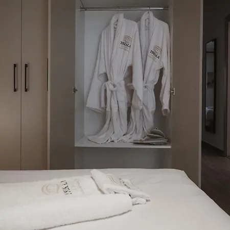 아파트 Lounge 트리칼라